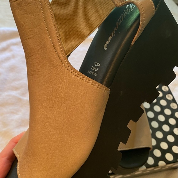 New with box! Leather platform shoe! Made in Italy! - Picture 3 of 6